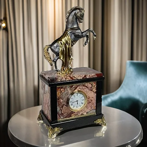 В подарок: Каминные часы «Конь» из яшмы и долерита, 155×95×290 мм