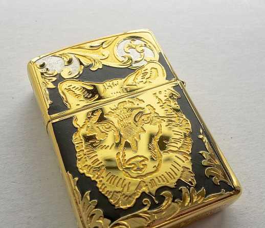 Бензиновая зажигалка Zippo "Волк одиночка"