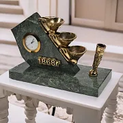 Настольные часы «Прииск» из бронзы и змеевика — красивый подарок — фотография 1