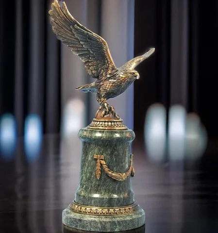 Бронзовая скульптура «Порхающий орел» — оригинальный подарок