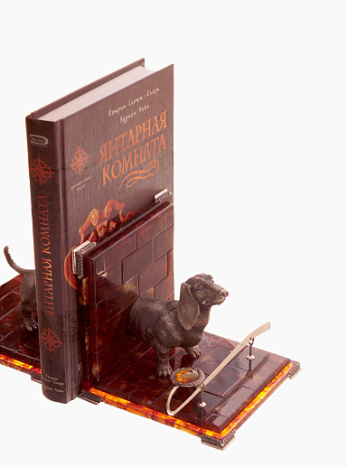Подставка для книг "Такса" из янтаря купить с доставкой Подставка для книг "Такса" из янтаря